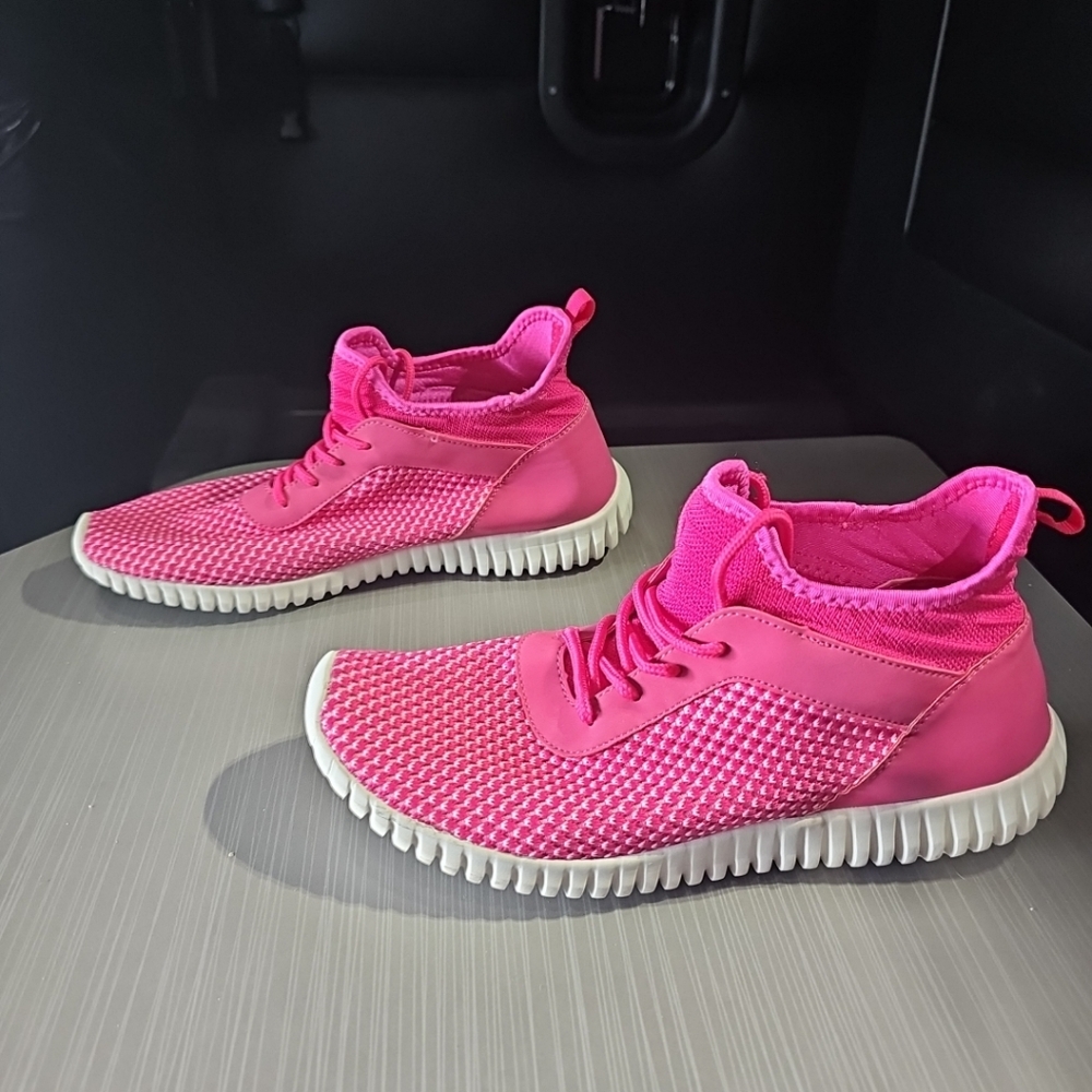 Dirty Laundry by Chinese Laundry Women's 10 Harlen Sneaker Pink Knit NWOT Flawed